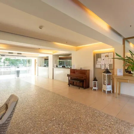 Hotel Hotiday Corfu Kanoni 4*
