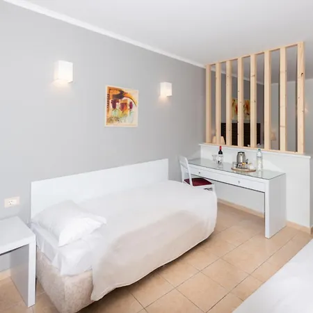 Szálloda Hotiday Corfu Kanoni 4*
